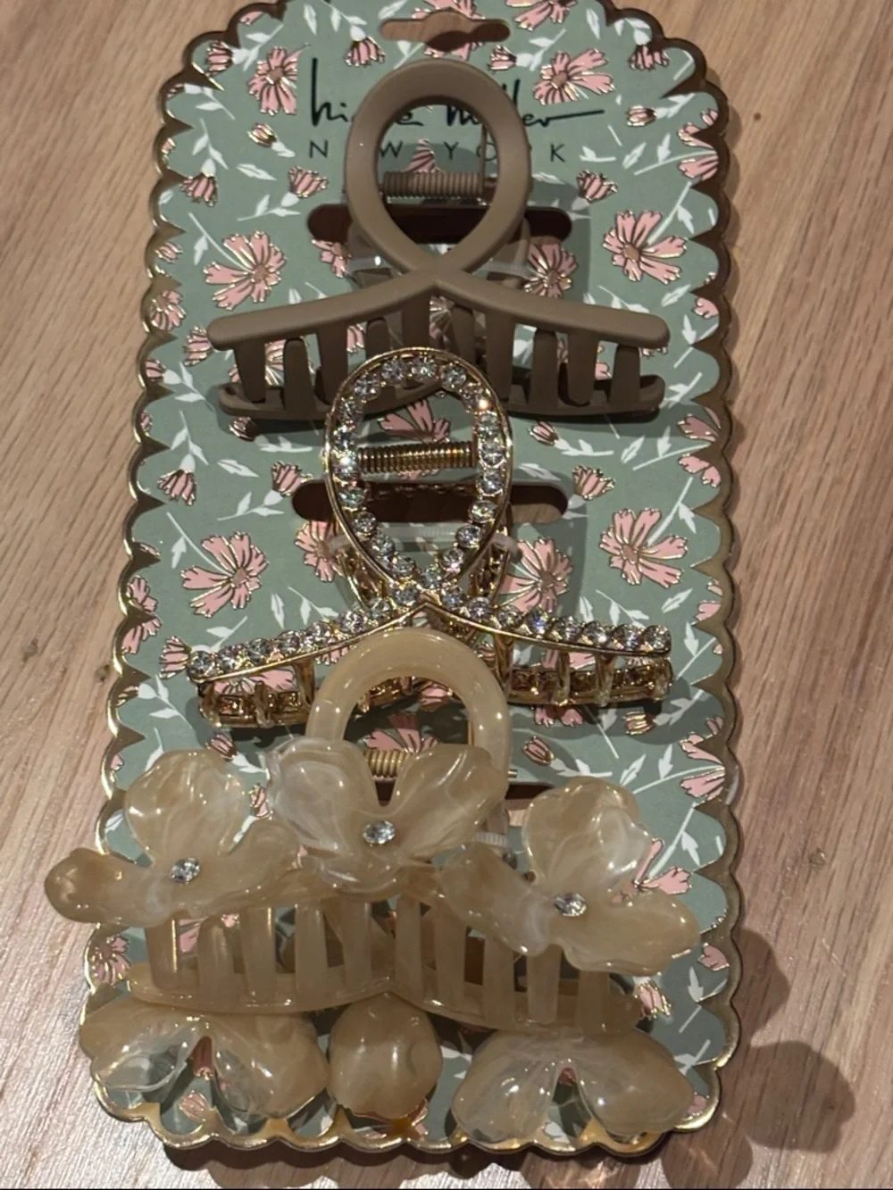 NWT Nicole Miller Rhinestone & Floral Beige Hair Claw Clip Set